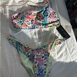 Surf Style Multicolor Floral Bikini Top (Pink, Blue, Green, Yellow)